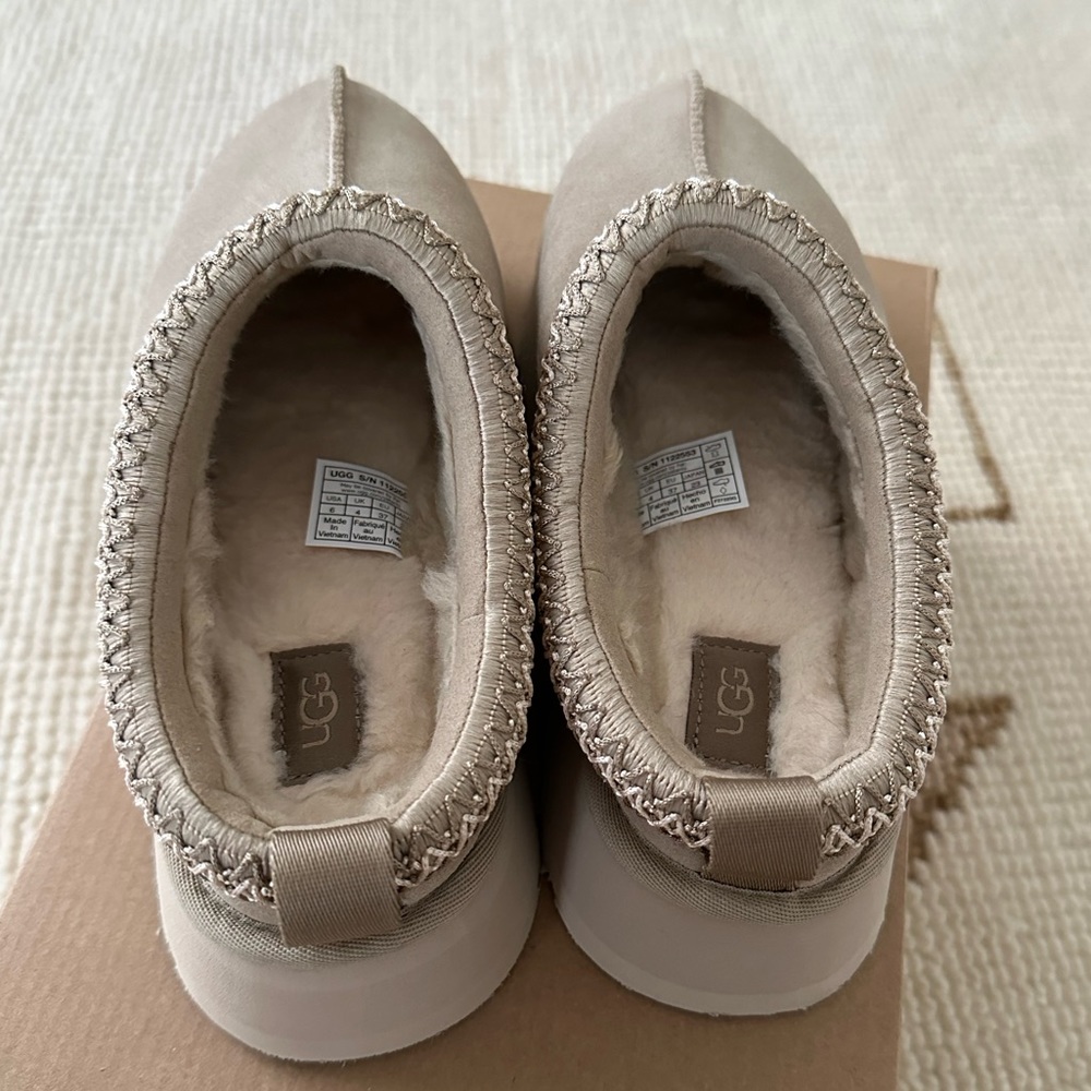 NEW UGG women’s Tasman slippers mustard seed ✨🍪🧸